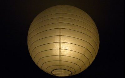 Une décoration moderne grâce aux boules japonaises