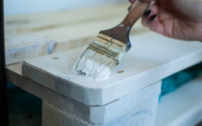 Quelle peinture pour repeindre un meuble en bois ?