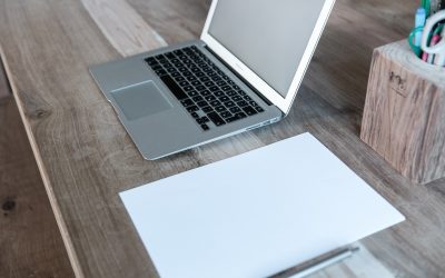 Comment relooker un bureau en bois ?