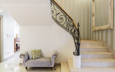 Comment aménager votre espace sous les escaliers ?
